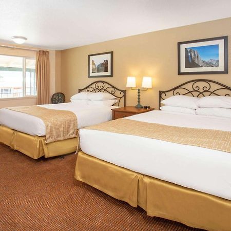 Travelodge By Wyndham Hawthorne Extérieur photo