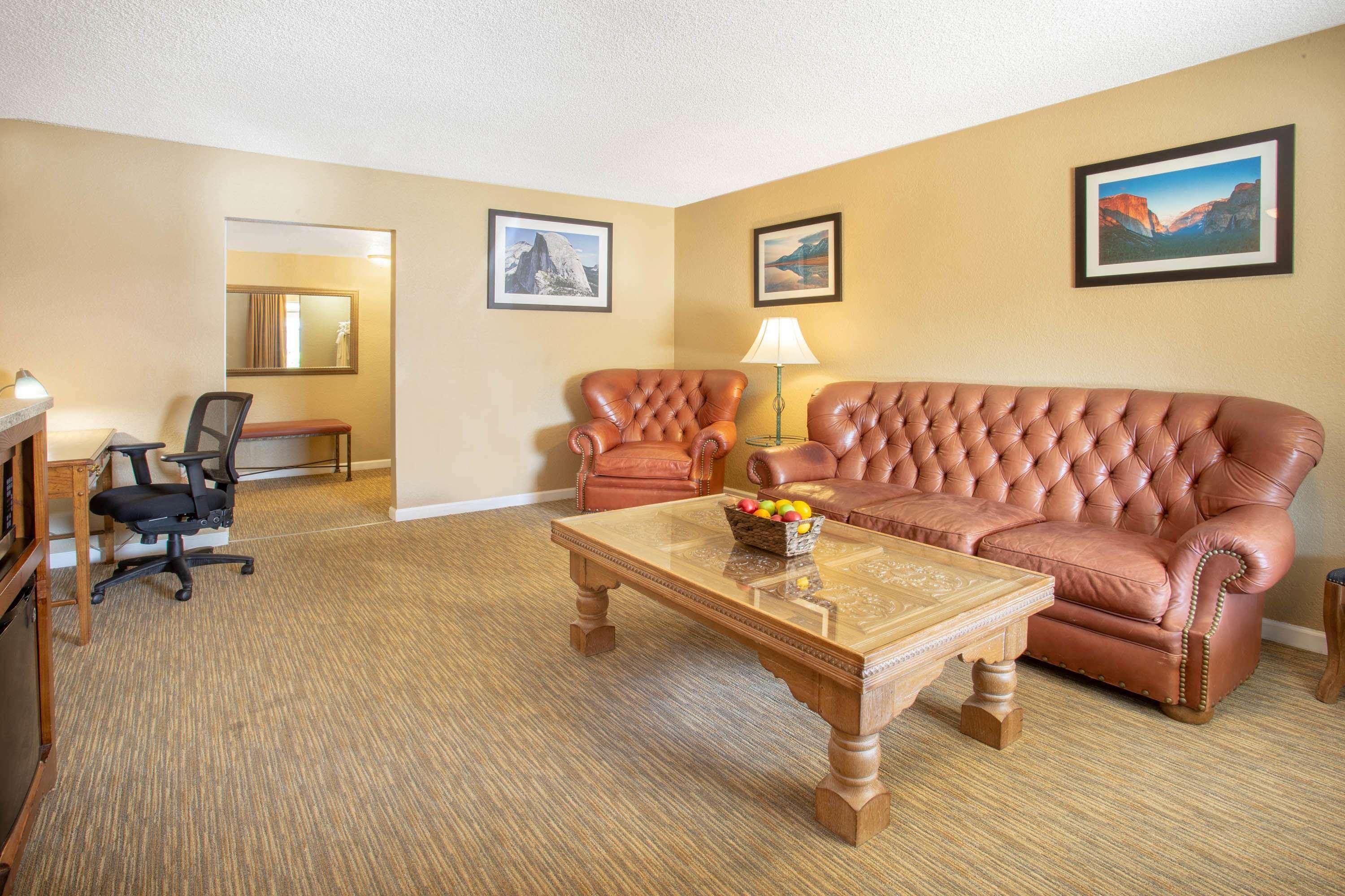 Travelodge By Wyndham Hawthorne Extérieur photo