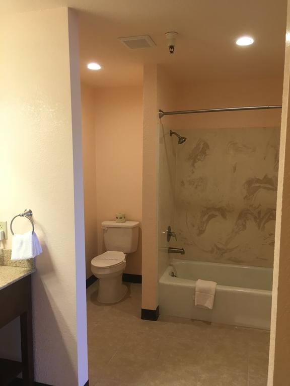 Travelodge By Wyndham Hawthorne Extérieur photo