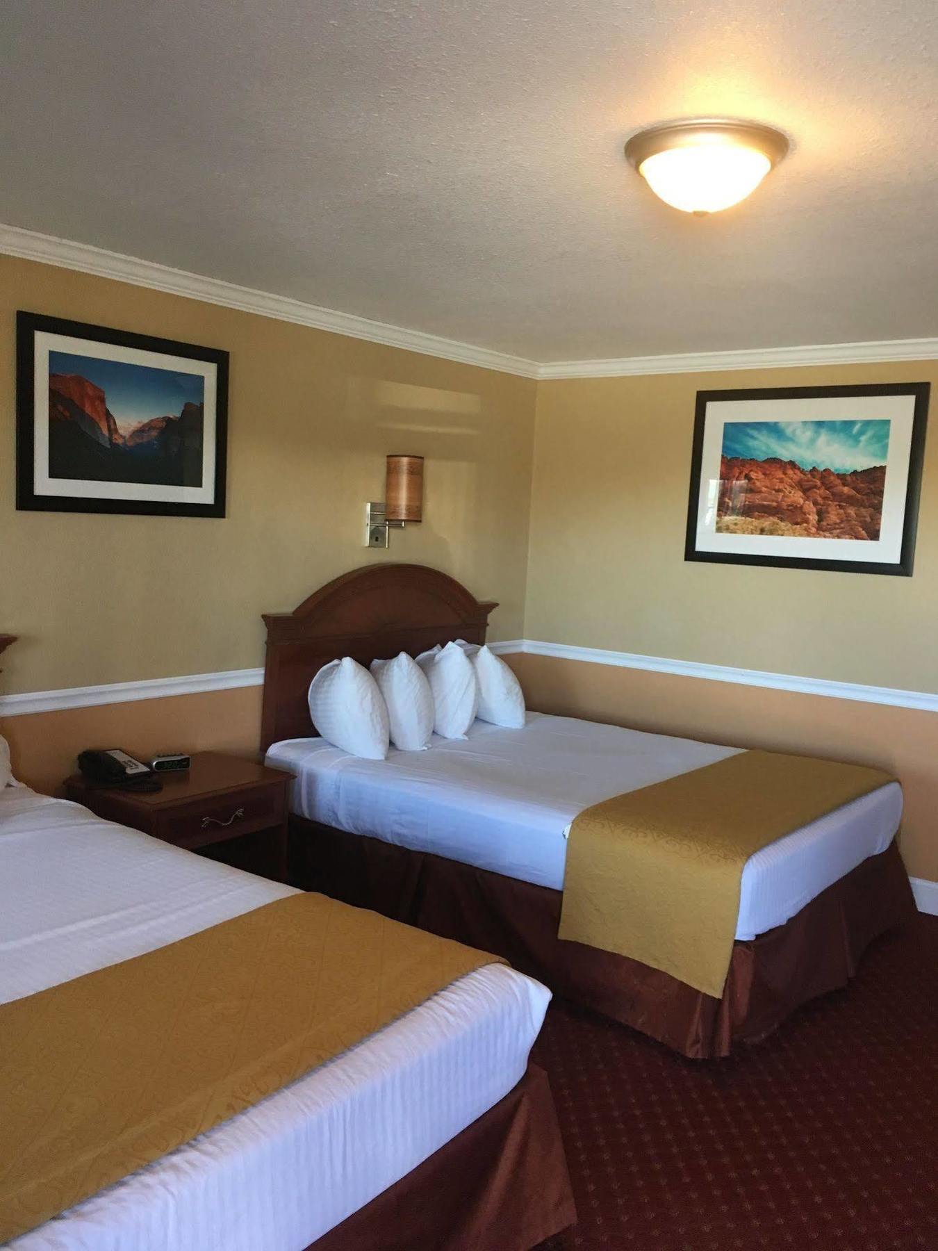 Travelodge By Wyndham Hawthorne Extérieur photo