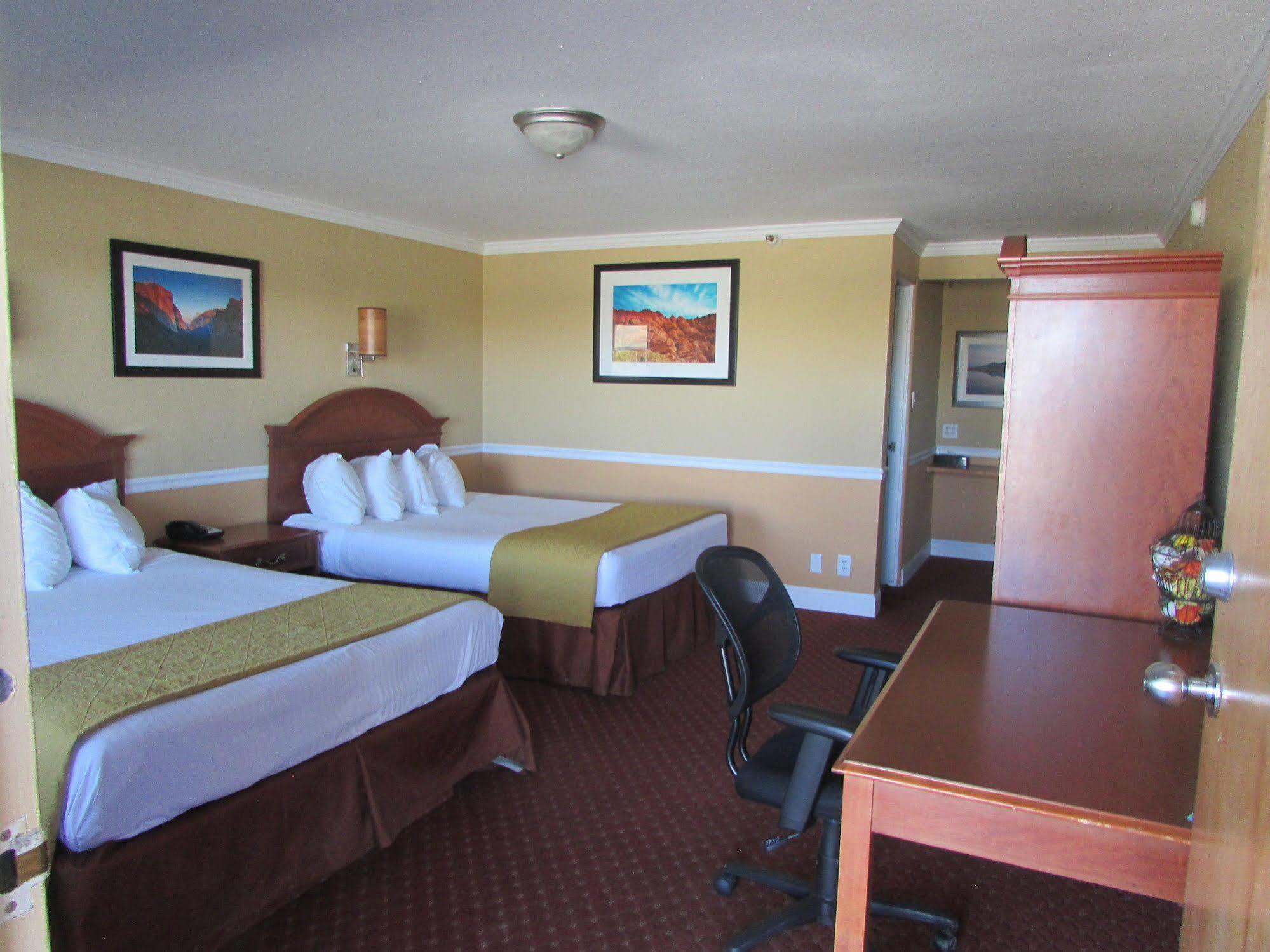 Travelodge By Wyndham Hawthorne Extérieur photo